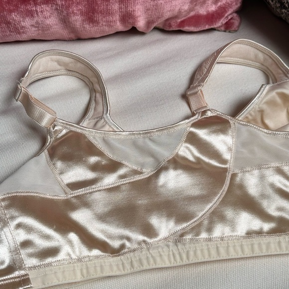 PLAYTEX BRA 40B Women 18-Hour Wire Free Posture Beige Front Closure 3474 - Picture 6 of 11